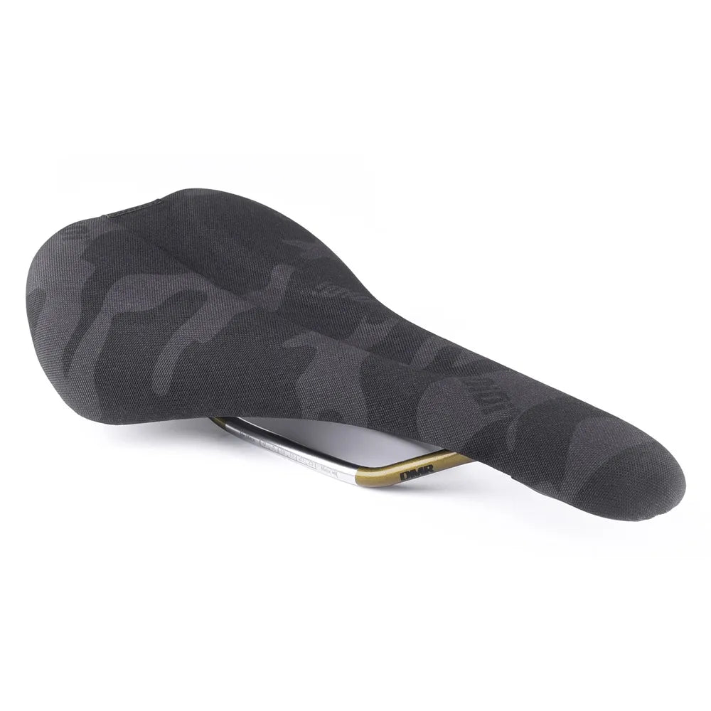 DMR OiOi Saddle Black Camo Slam69
