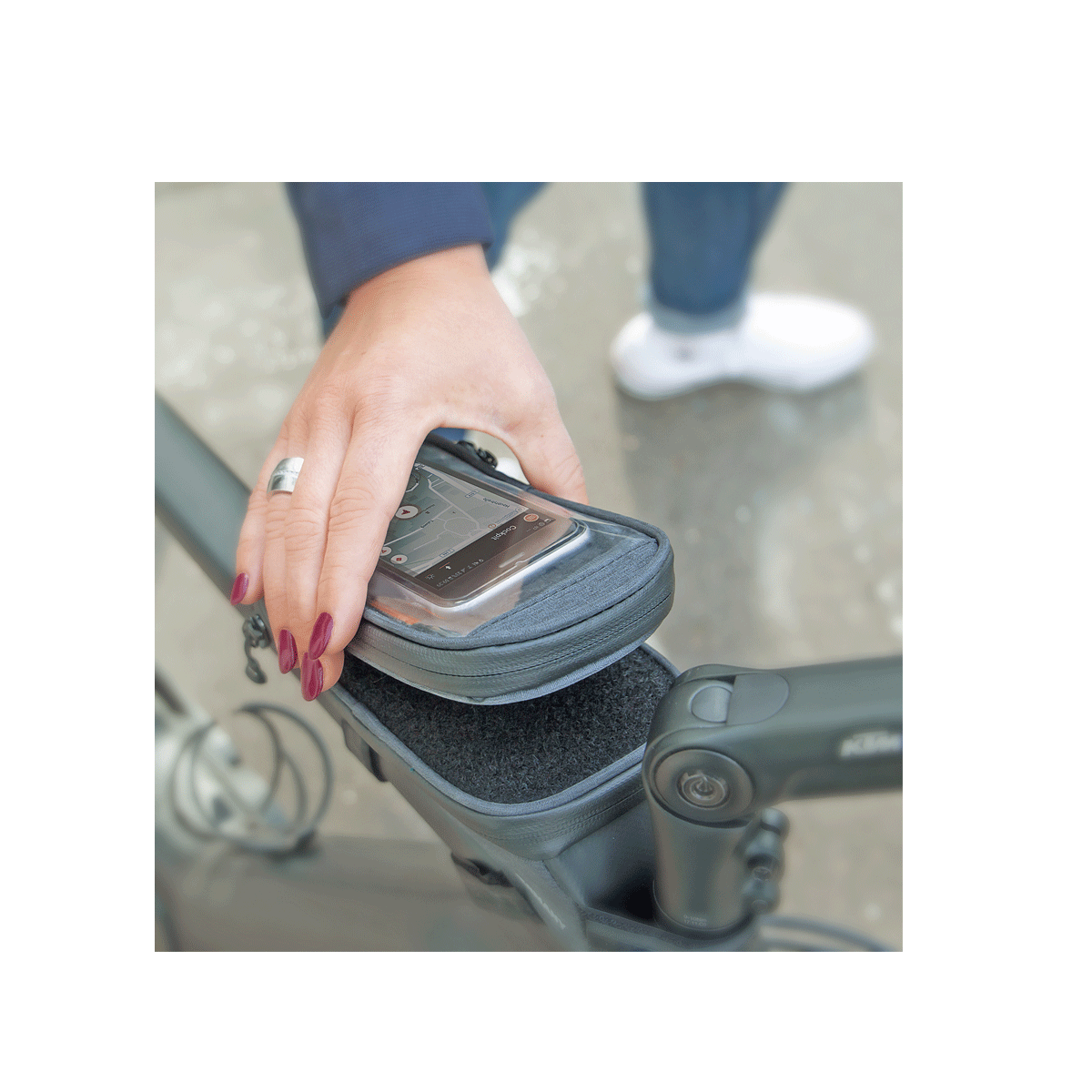 SKS TRAVELLER SMART TOPTUBE PACK WITH PHONE POCKET - 1350ML