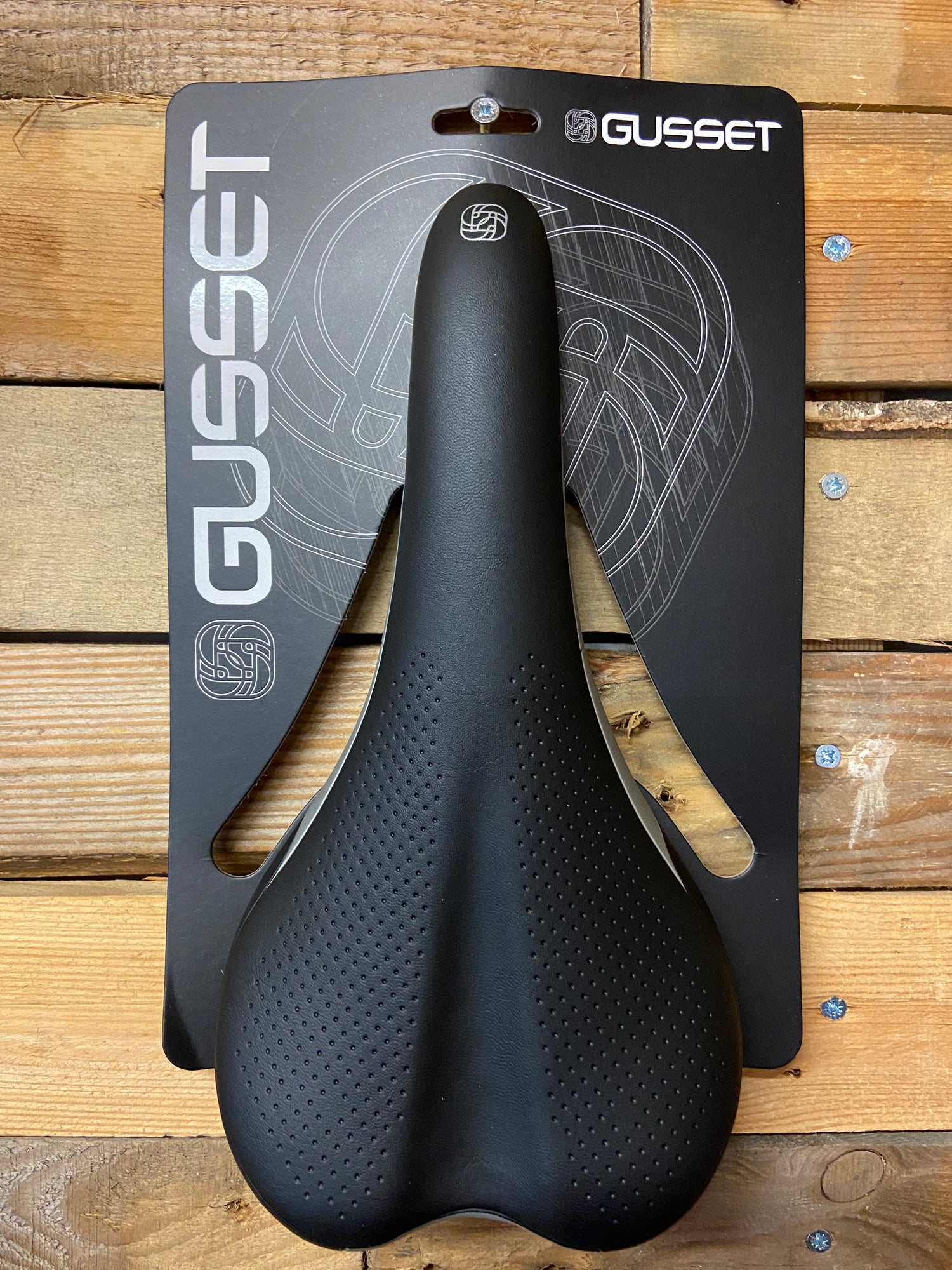 Gusset R-Series Saddles