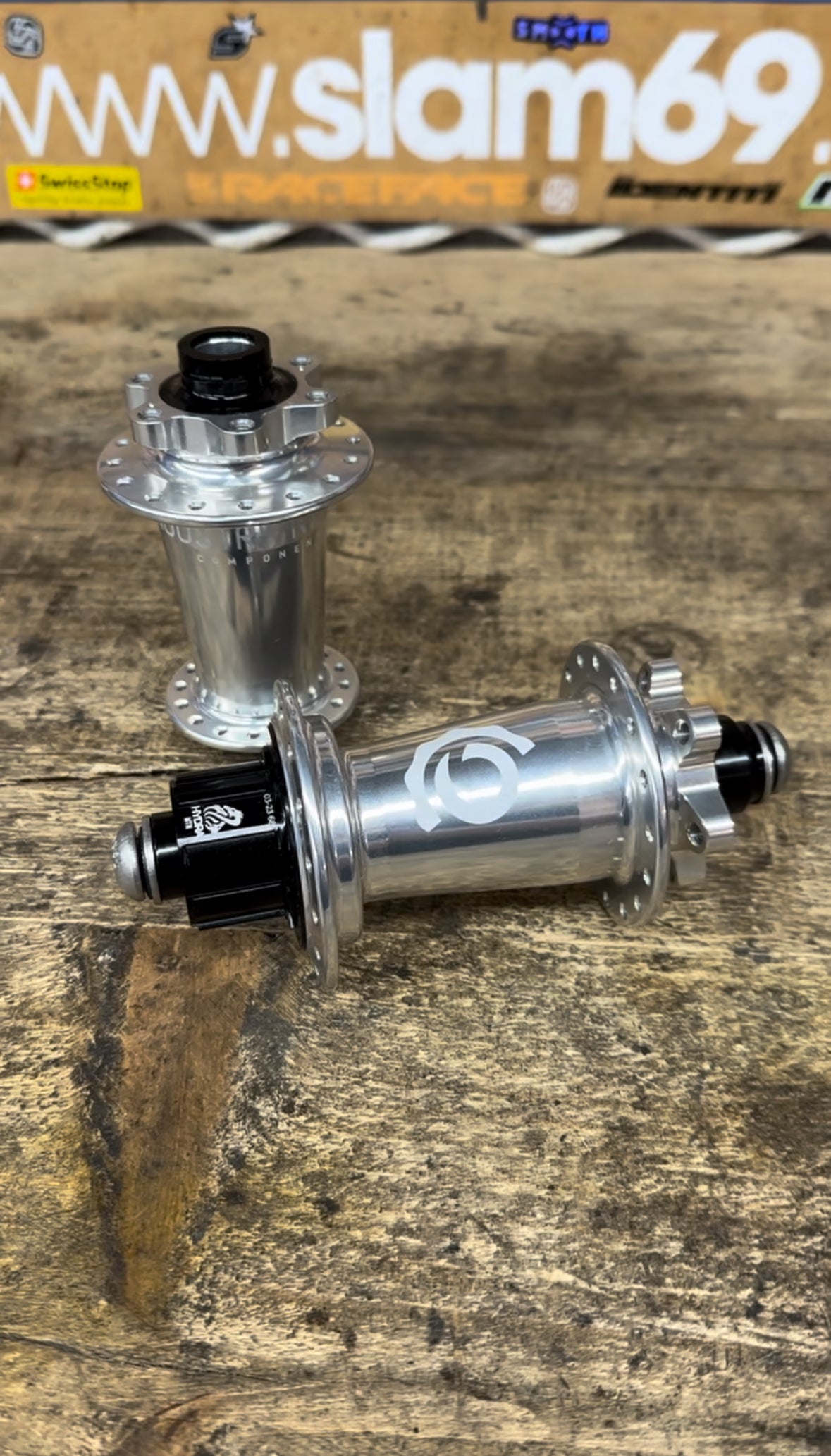 Industry Nine Hydra hubs in silver