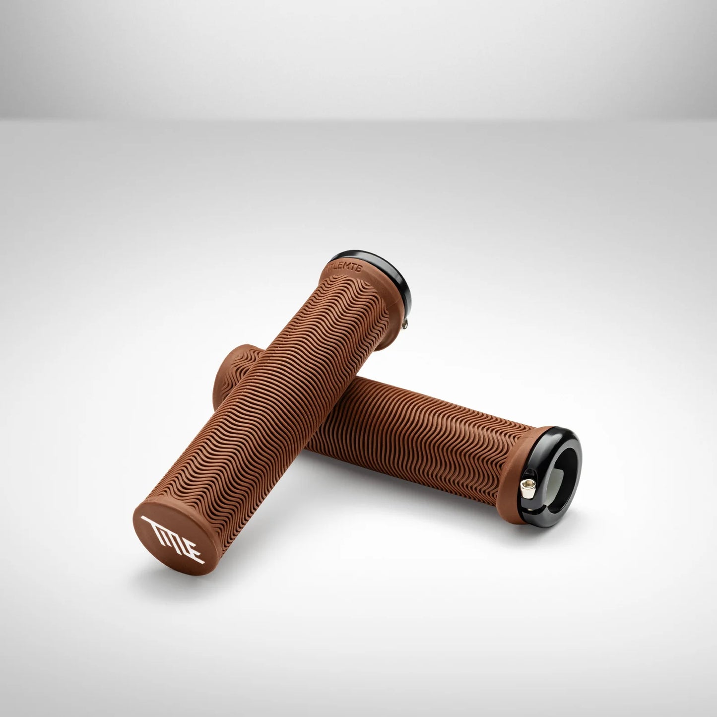 Title LO1 Lock-On Grips - Brown