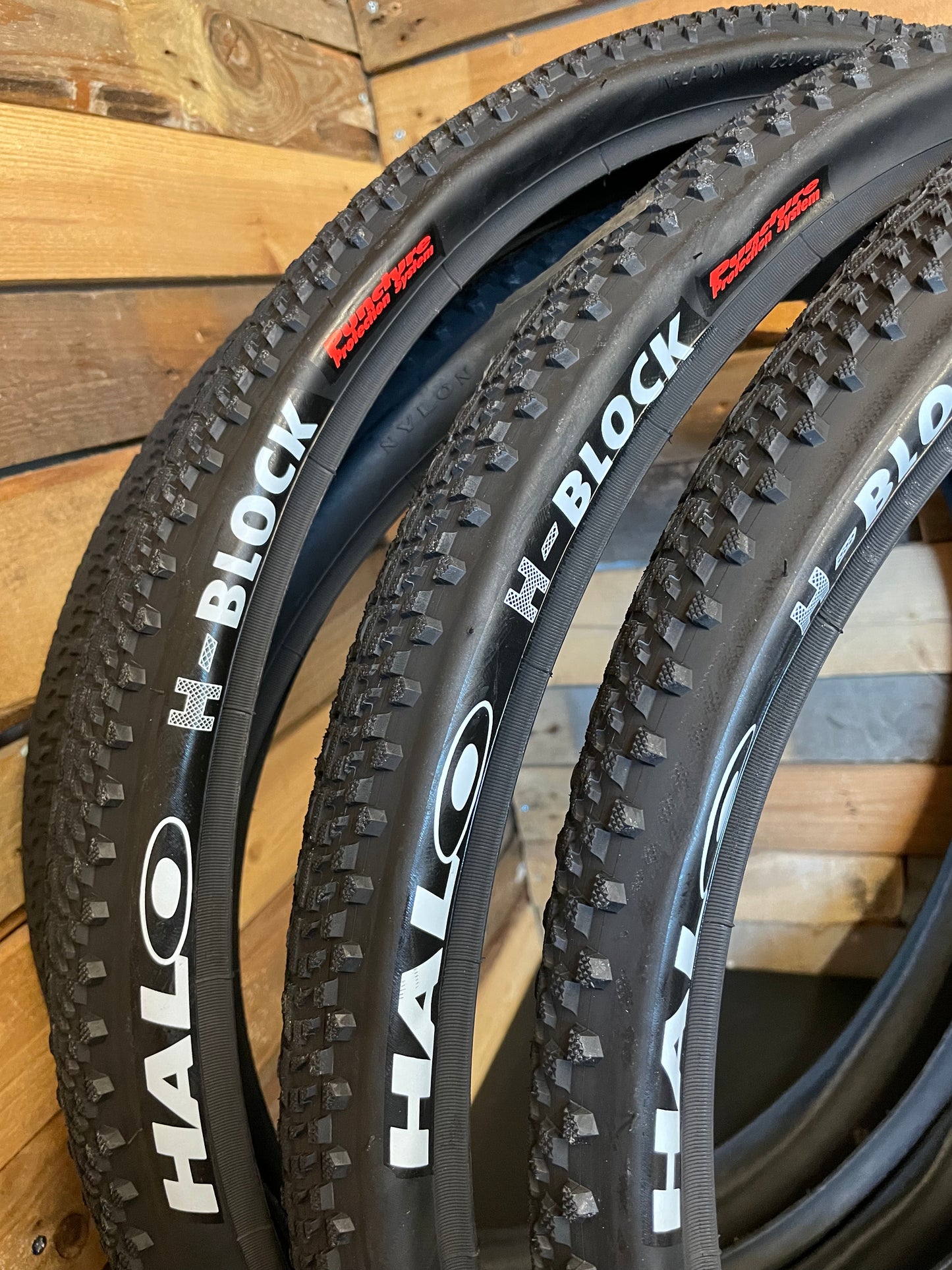 Halo H-Block tyres - 26x2.20" - Black