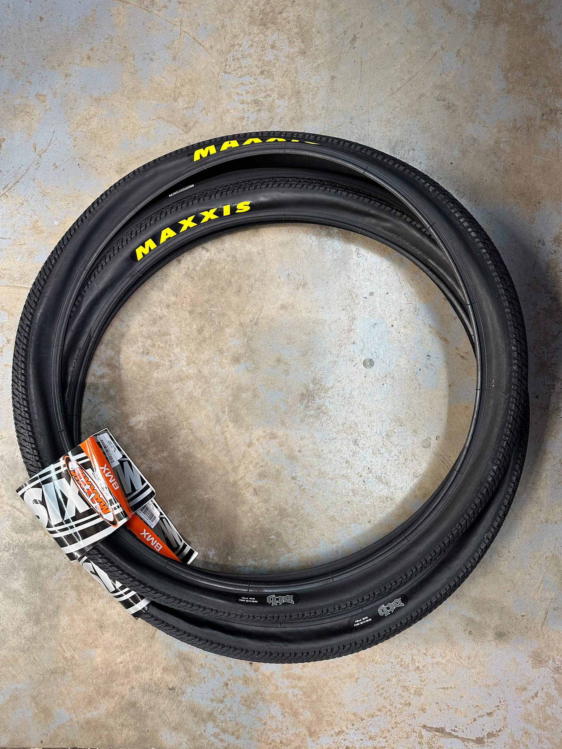 Maxxis DTH Black Tyres Bundle Deal – Slam69