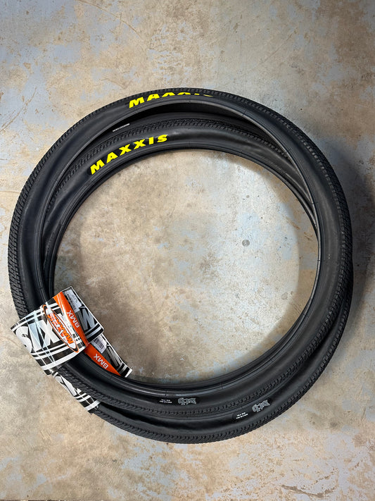 Maxxis DTH 26x2.30" Black Tyres - Bundle Deal